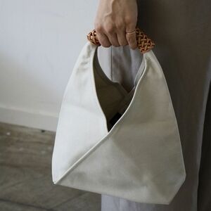 Kamaro'an Small Woven Triangle Bag - Ivory
